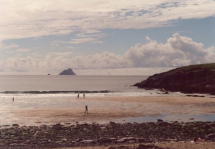 Beach at St. Finan's Bay with Skellig Islands